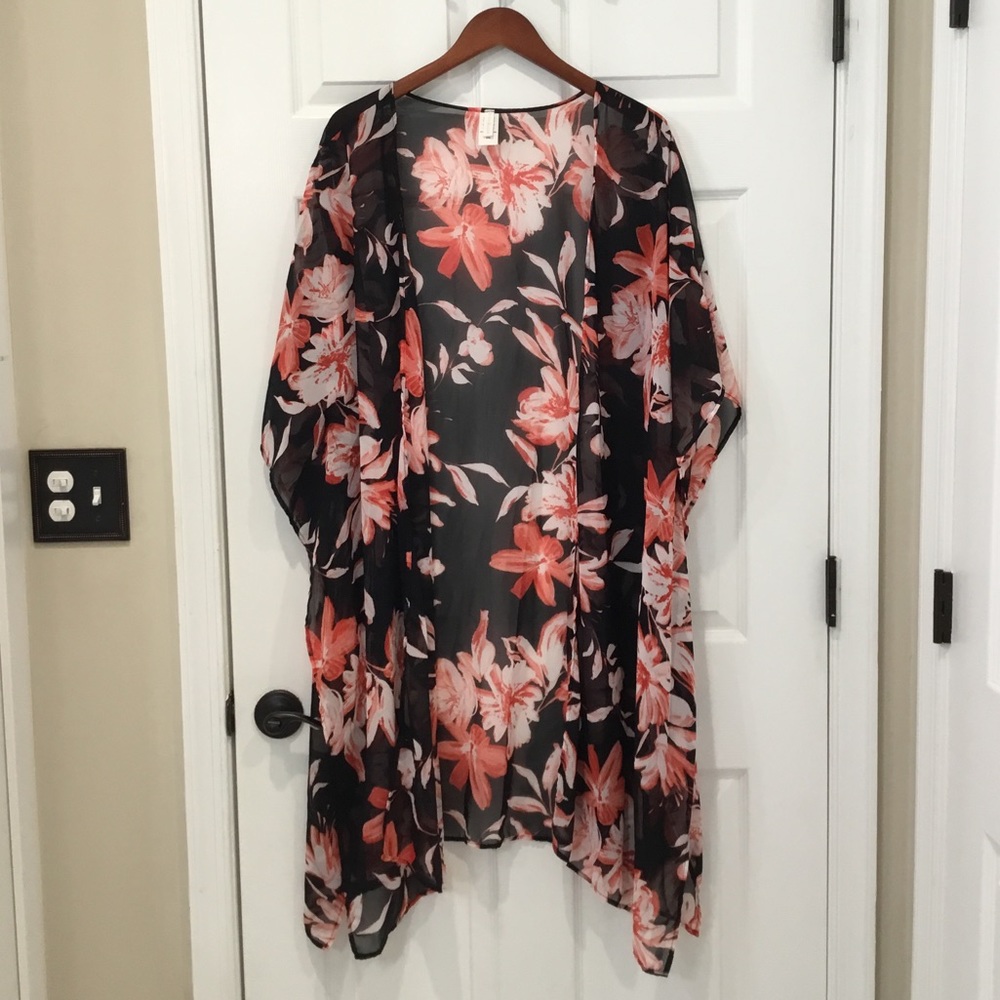 PINKBLUSH FLORAL KIMONO